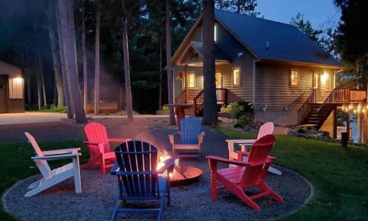 Webb Lake Cabin | The Loon's Nest Cabin on Serene Lily Lake in Danbury