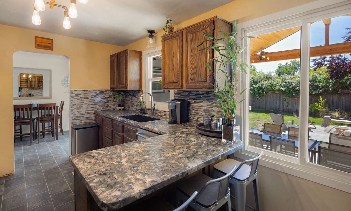 Bethel-Danebo House | The Mixture - Hot Tub, Fire Pit & Covered Outdoor Dining 3 Bedroom Home