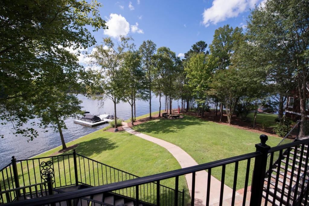 Greensboro House | The Pointe