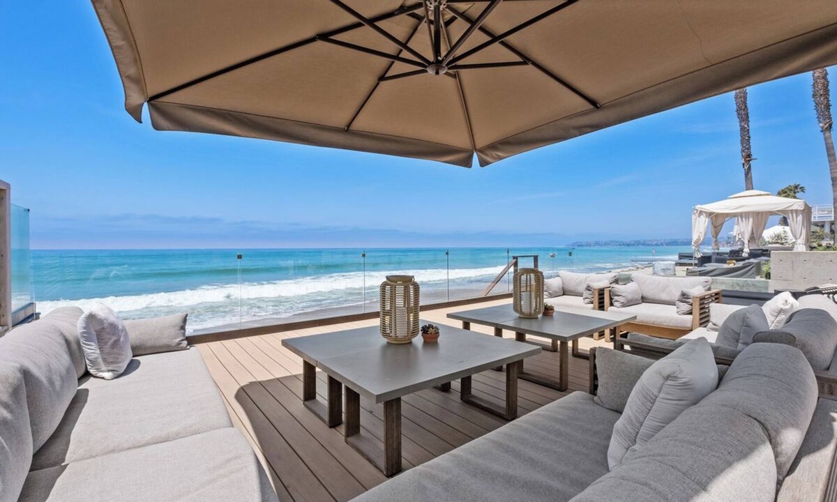 Capistrano Beach House | The Sandbox - Vintage Beachfront Bungalow - private beach Dana Point STR23-0020