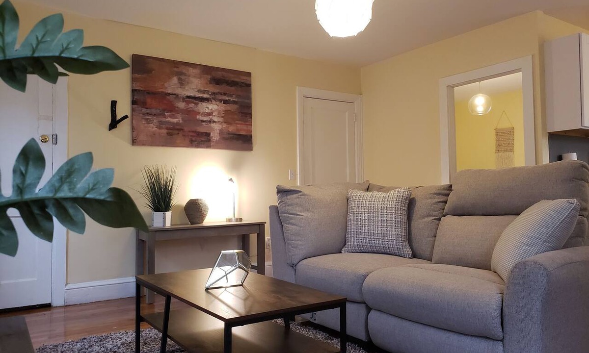 Providence Apartment | The West Loft at Dartmouth Avenue *New 1-Bed Apt