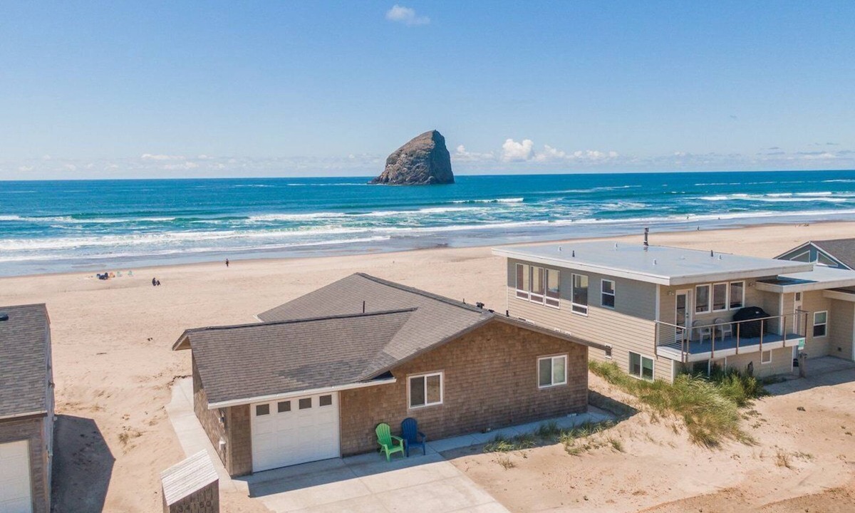 Kiwanda Shores House | The Westerly Oceanfront, beach access, Pets OK!