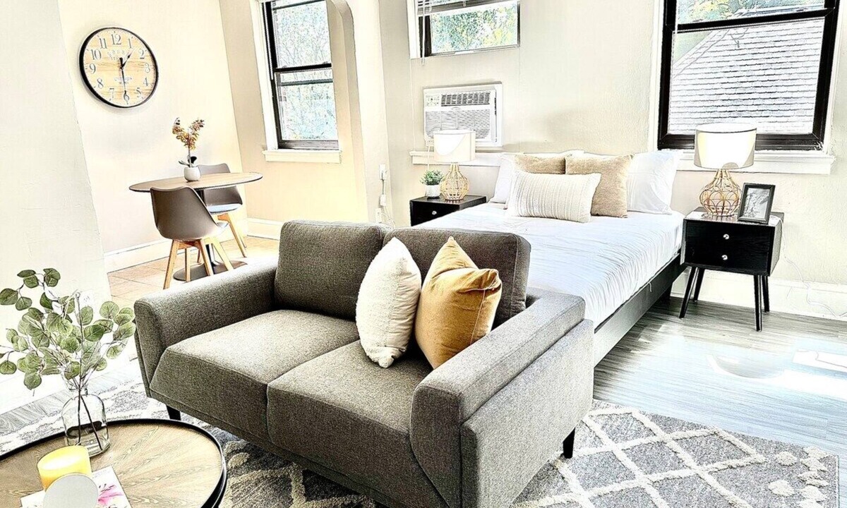 Germantown Apartment | This apartment is a 0 bedroom(s), 1 bathrooms, located in Philadelphia, PA.