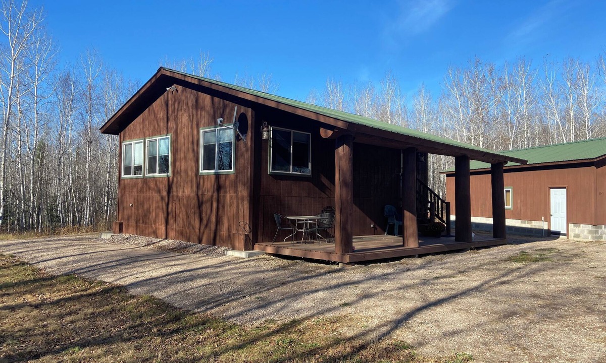 Ely Cabin | Three Lakes cabinn2 BR 1 Bath cabin on 40 semi private acresnnKing bed