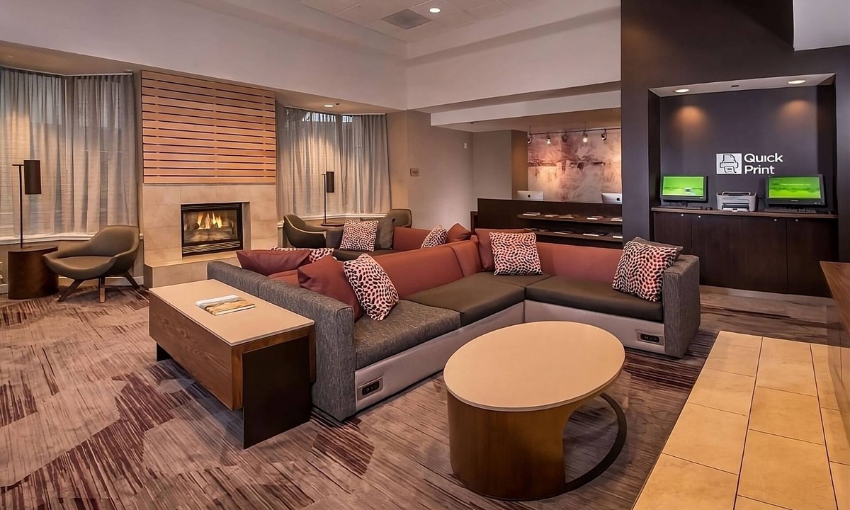 Rosslyn Hotel | Three Units Near US Holocaust Memorial Museum! On-site Parking, Pet-friendly