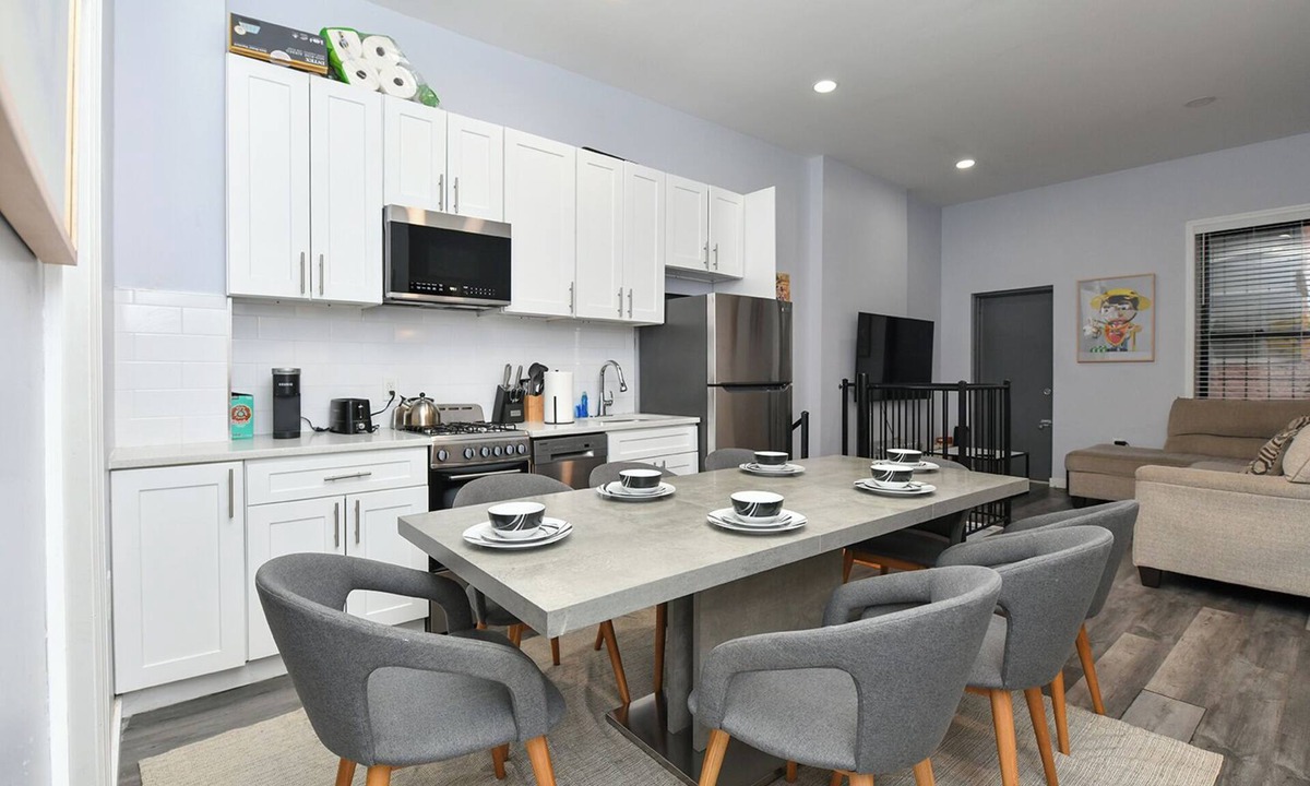 Garment District Apartment | Times Square Stylish 5-Bedroom, 3-Bath Chic Duplex Apartment