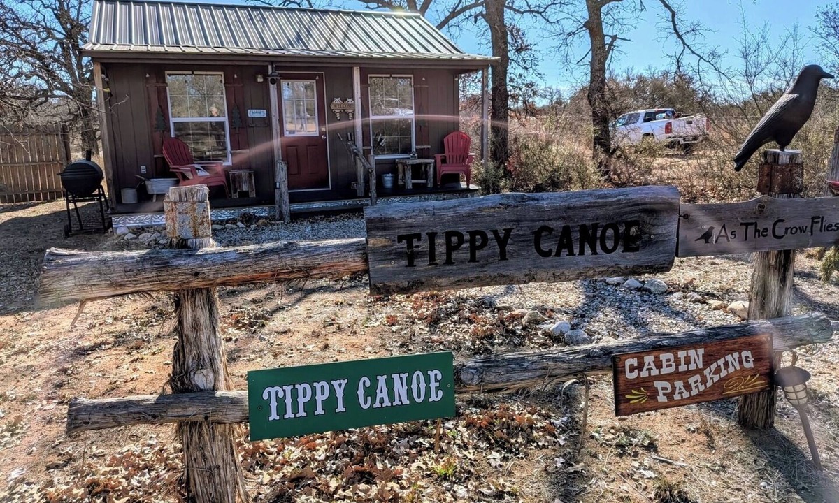Voca Cabin | Tippy Canoe - Cabin in Texas Hill Country close to beautiful Llano river