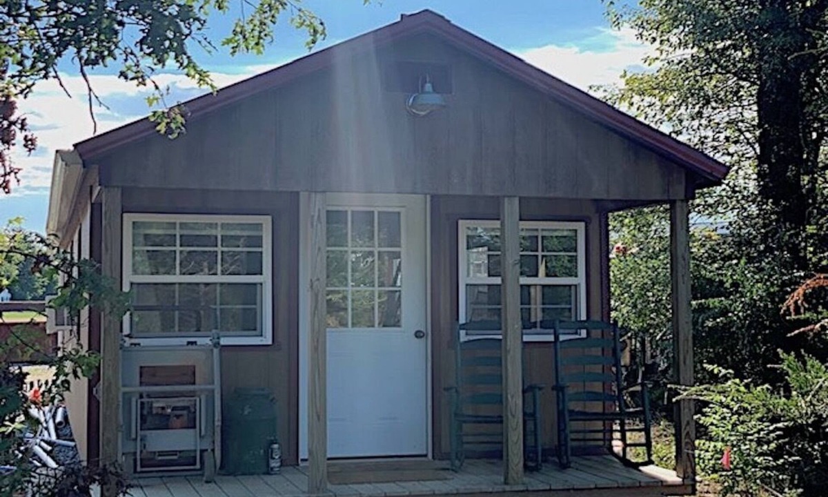 Hamersville Cabin | Tom & Jerri's Rustic Cabin located on the lake