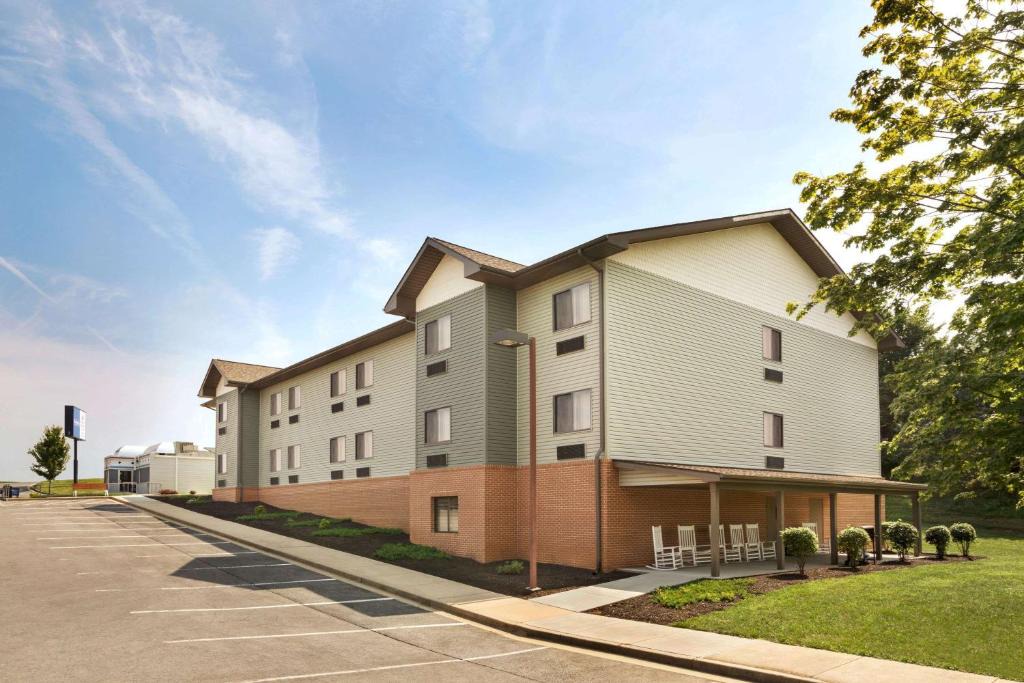 Brunswick Hotel | Travelodge by Wyndham Brunswick near Fredrick