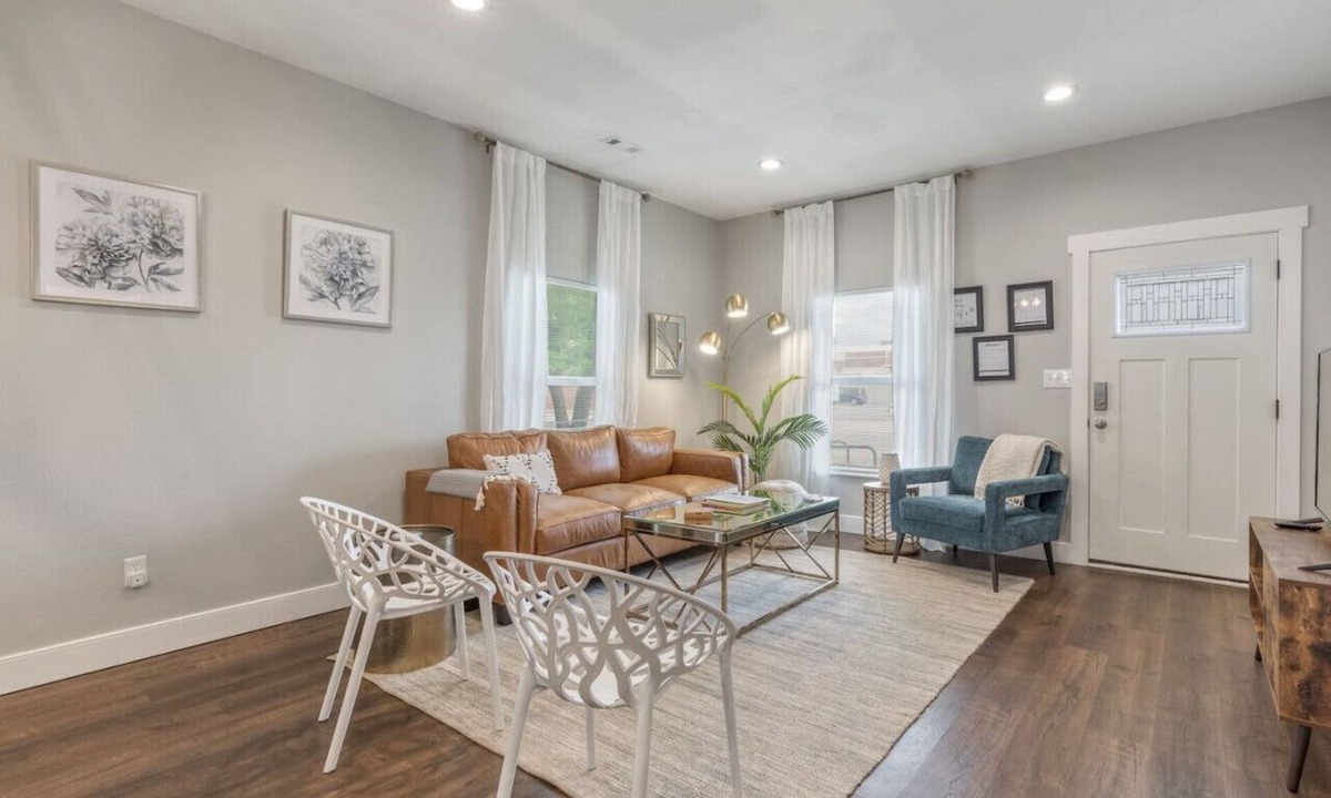 Tulsa House | Tulsa Boho Bungalow | King Bed Near Dtwn EXPO TU
