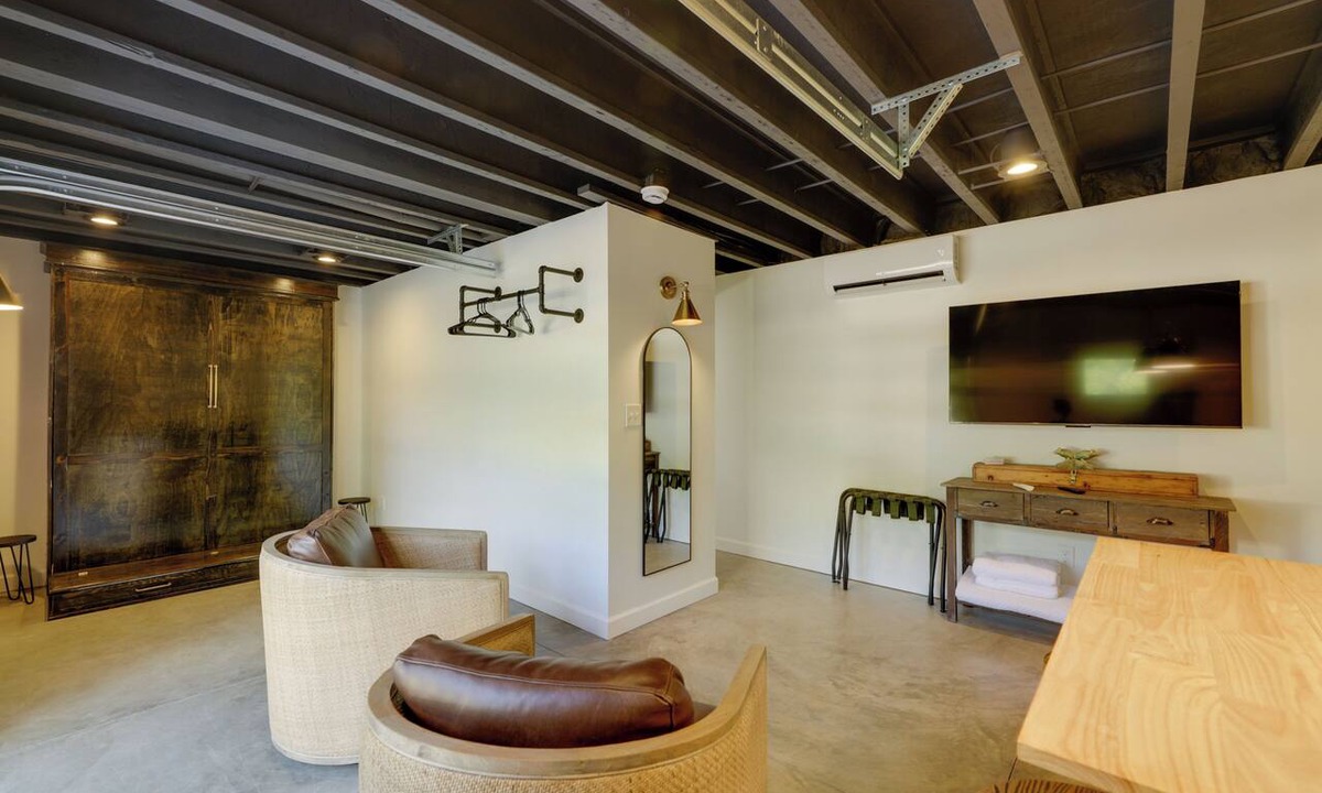 Loveland Apartment | Unique Studio on Obanyon Creek in Dtwn Loveland!