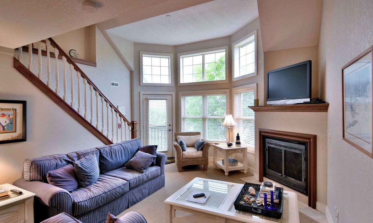 Birchwood Condo | Unit 207 2 Bdrm/2 BA