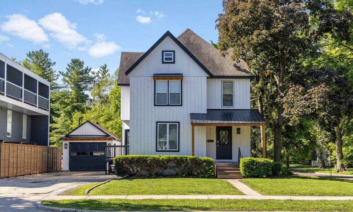 Champaign House | Updated Large House on Green Street Near Campus