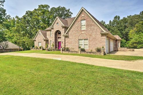 Hernando House | Victorian Hernando Home ~ 25 Miles to Memphis