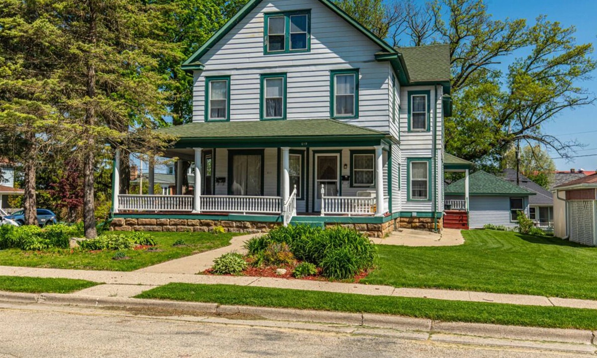 Mineral Point Other | Victorian Home in Historic Mineral Point - Entire 2nd Story Suite