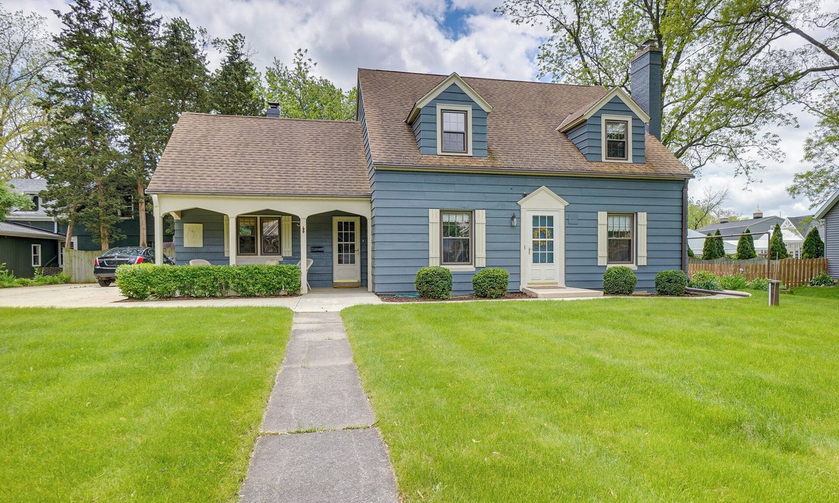 Thiensville House | Walkable Thiensville Retreat Near Hiking!