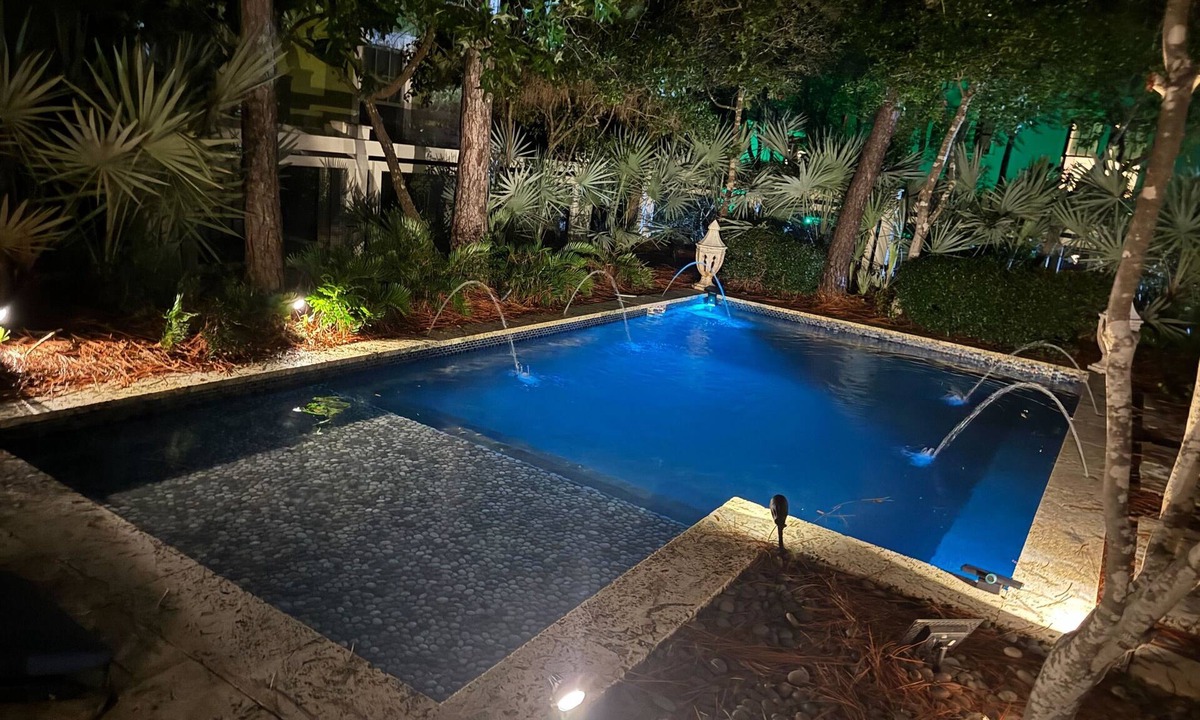 Forest District House | WaterColor Escape |Bring the Whole Family—Pups Included! Sleeps 8