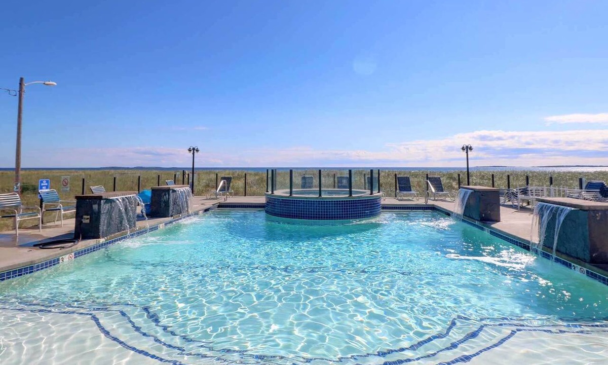 Old Orchard Beach Hotel | Waves Oceanfront Resort