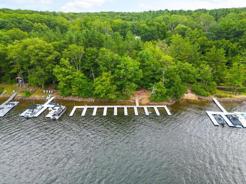 Oakland House | Willowcrest Brand NEW, Lake Access, Dock Slip, Dog Friendly, Hot Tub