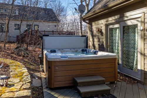 Nellysford House | Wintergreen springJacuzzifirepitpool access