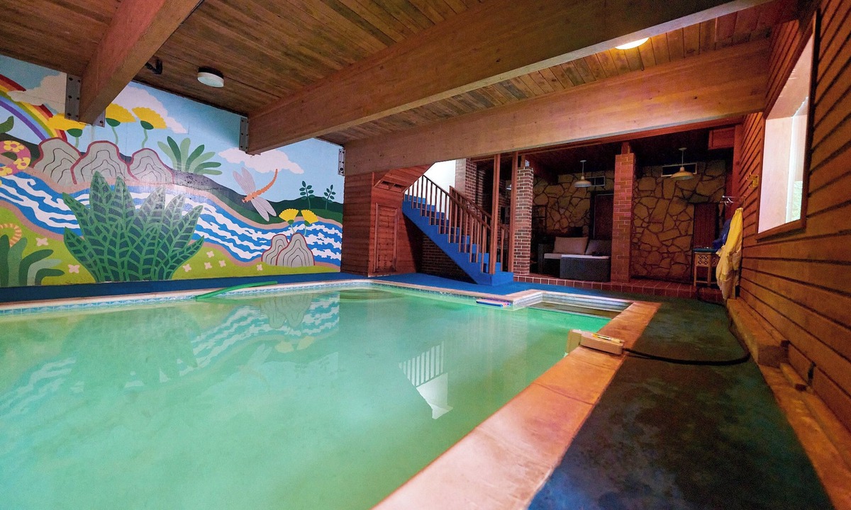 Fairmont House | Wooded Hillside Retreat w/Heated indoor Pool