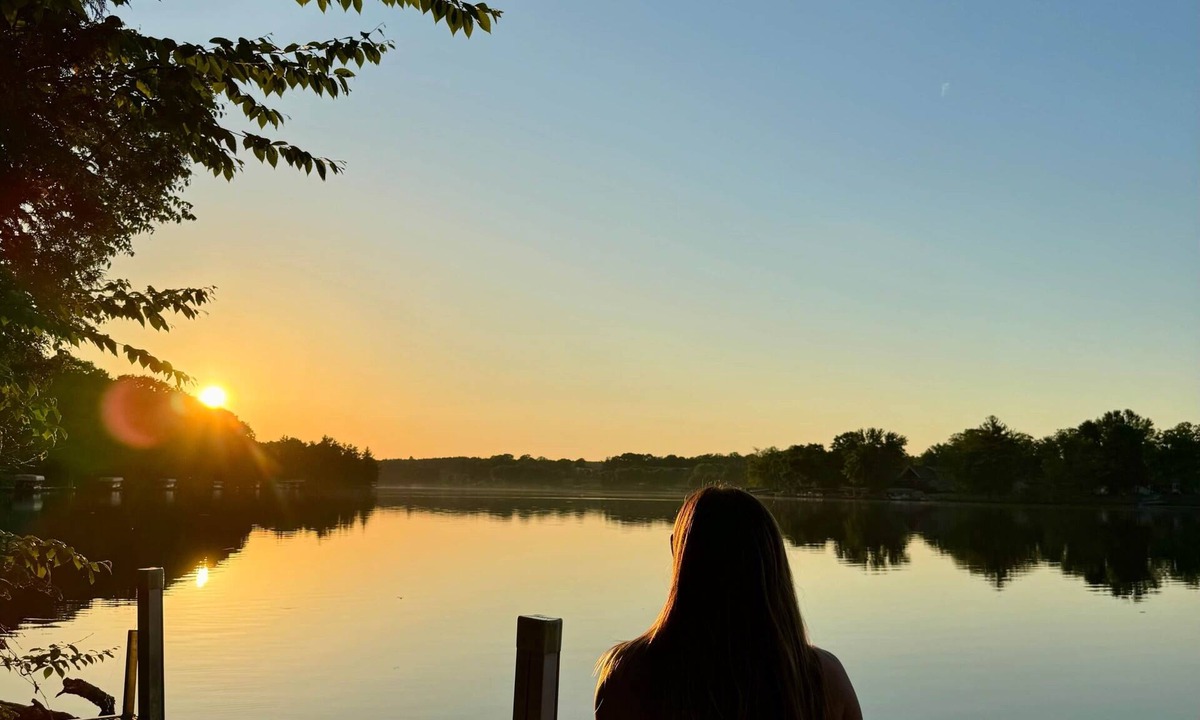 Holcombe Cabin | Woodlawn Lakeside Cabin - 2 BR Waterfront Views