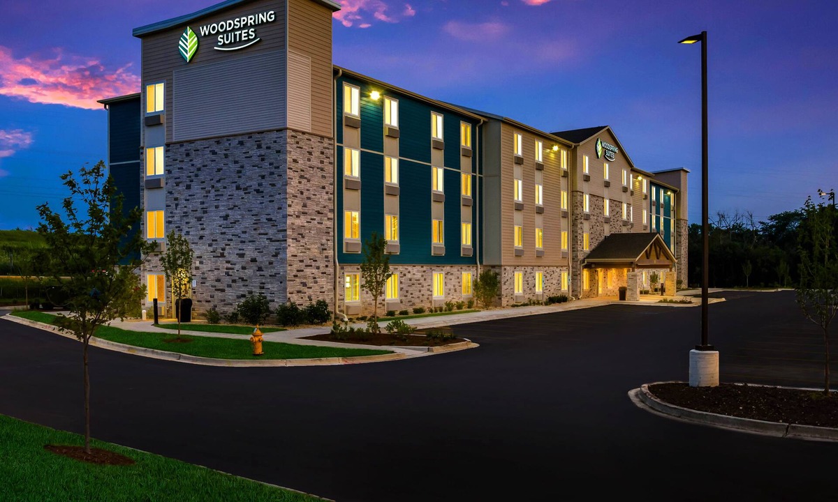 Elgin Hotel | WoodSpring Suites Elgin - Chicago