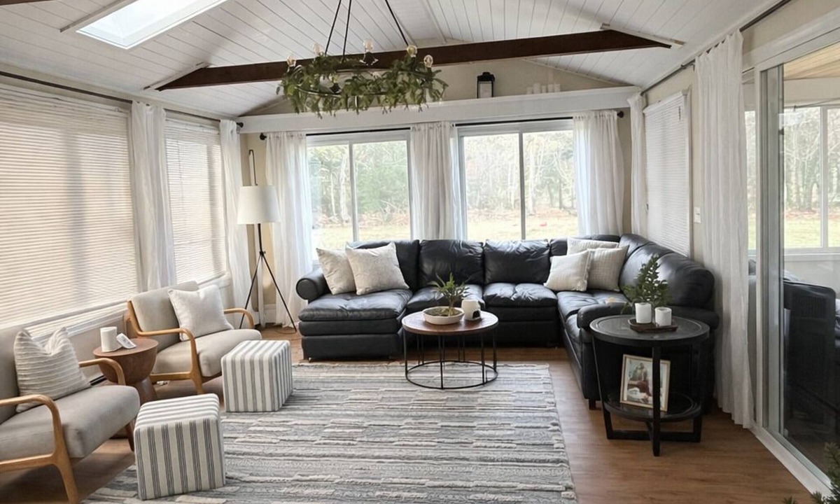 Mansfield House | Your World Cup Home Base! Comfortable 3-bedroom house + large yard