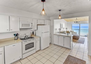 Beachfront 30A Condo! Stunning Views, Pool, 5min to Seaside, Sleeps 6, WiFi, Vacayzen Credit!
