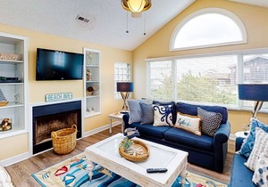 Coastal-themed home w/private pool, screened porch, deck, & washer/dryer