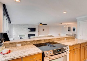 Designer 2BR Huge Private Deck Epic Vail & Beaver Creek Views