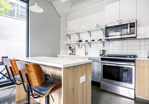 Generous River North 1BR w/Gym, Rooftop walk to L and Parks, by Blueground