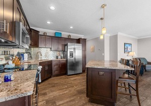 Luxury Condo with Lake Views, Free WiFi & Minutes from Silver Dollar City