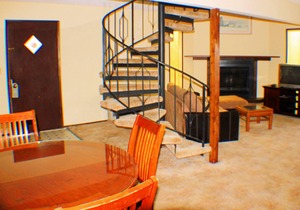 Modest Suite In Downtown Homer, Walking Distance To All Attractions in Homer
