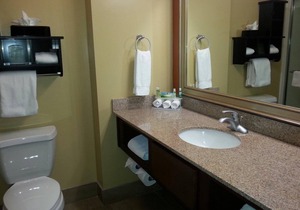 Southern Hospitality! 3 Modern Units, Breakfast