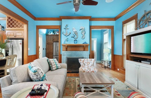 Grayton Beach House | 30A Grayt'n Greatful by AvantStay | Charming Home+Cottage, Walk to Western Lake