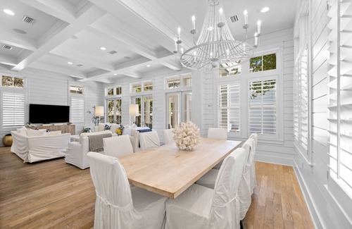 Beach District House | 502 m² House ∙ 7 bedrooms ∙ 16 guests