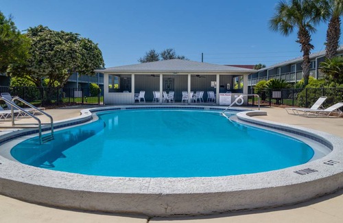 Seagrove Beach Apartment | Apartment ∙ 4 guests