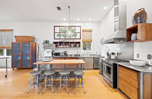 Grayton Beach House | Dog Friendly +5 minute walk to the BEACH & Red Bar +Private Pool +Bikes