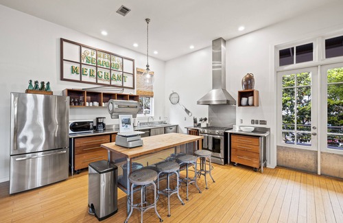 Grayton Beach House | Dog Friendly +5 minute walk to the BEACH & Red Bar +Private Pool +Bikes