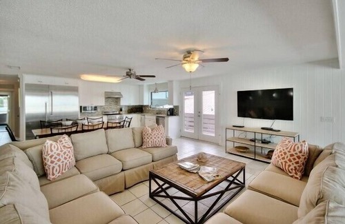 Grayton Beach House | Eagles Nest Grayton Beach 6bed/6.5B Gulf/LakeVIEW/close to Beach!