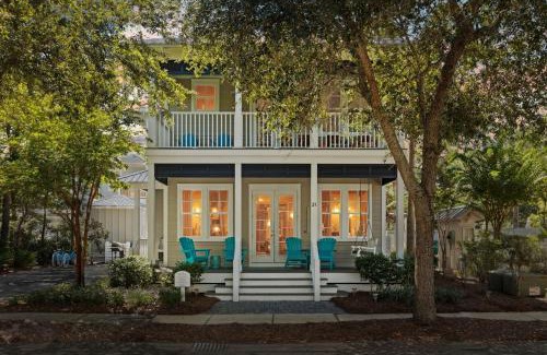 Greenway Park House | NEW! Fall Break OPEN 4 BR, Pool, Bikes & close to shopping & beach