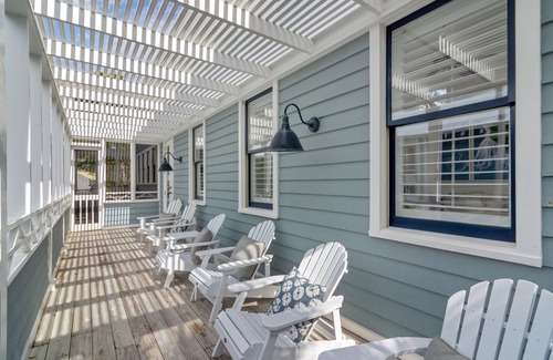 Seaside House | Seaside "Bluebonnet" |3 BR| 4 FULL baths| Sleeps 8 | 2 Kings | 4 Bikes!
