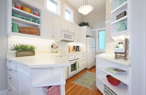 Seaside House | Seaside Classic - Three Porches, Outdoor Living, Scenic Views + 2 Bikes!