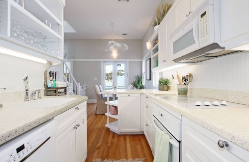 Seaside House | Seaside Classic - Three Porches, Outdoor Living, Scenic Views + 2 Bikes!