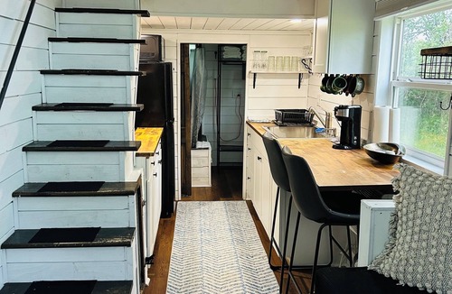 Mt Lookout Cabin | 1-bedroom cabin located at The Market & Drinkery. 11 miles North from NRG bridge