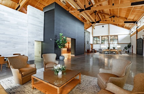Rothschild Hotel | 1 King, 1 Queen Loft Suite With Kitchen, Access to Pool, Hot Tub, and Gym
