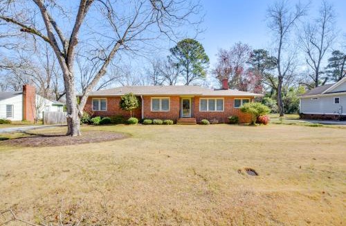 Hartwell House | 1 Mi to Dwtn Shops & Dining: Spacious Family Home