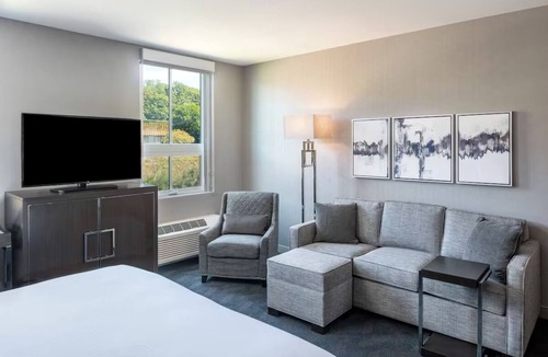 Waltham Hotel | 1 Unit | Cozy Suite w/Full Kitchen Near Minute Man Historical Park