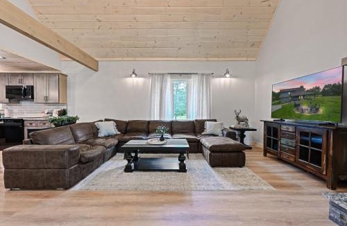 Friendship House | 10-Acre Property w/Fire Pit & Grill in Arkdale!